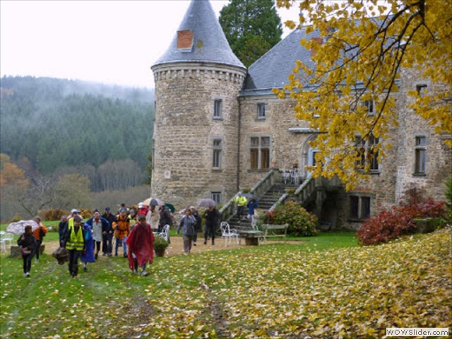 AUDAX du 03/11/07. Groupe devant le Château de VAUX